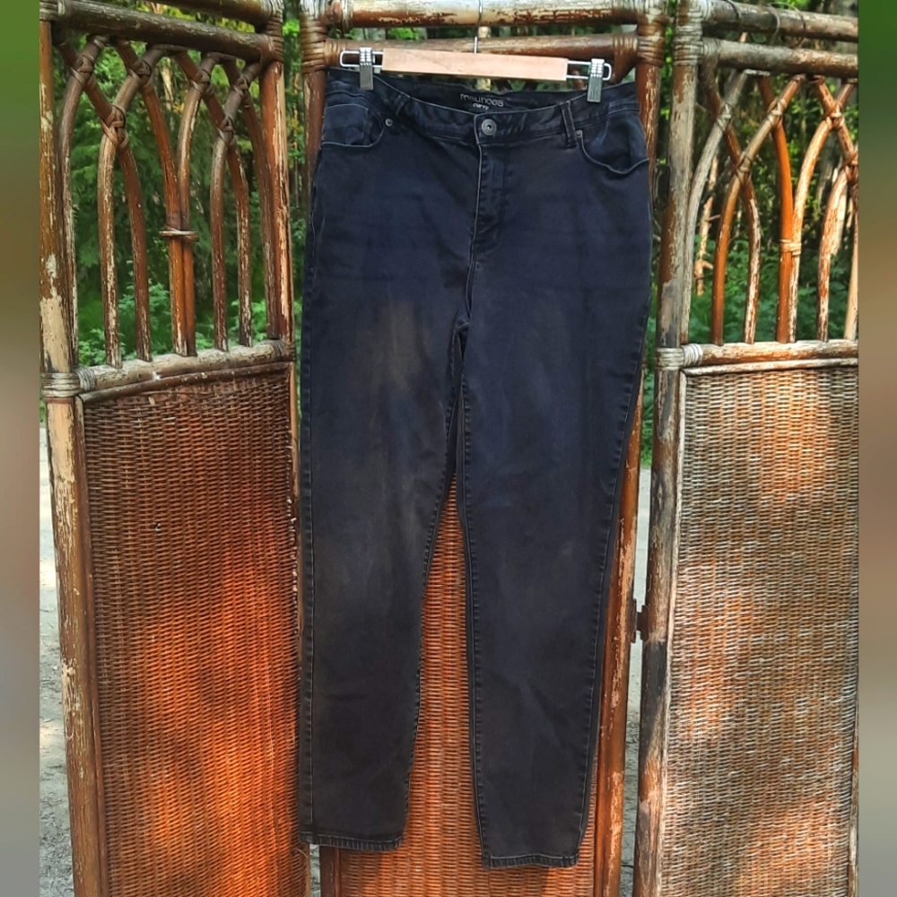 🍀3/15 Maurice Black Stright Leg Jeans